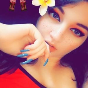 Meet your Posher, Leni